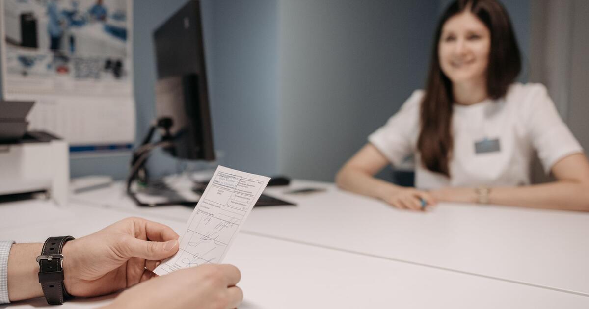 liječnica razgovara s pacijentkinjom u ordinaciji