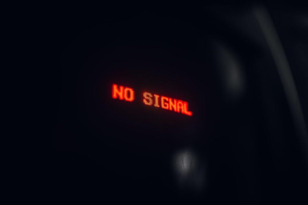 computer screen showing connection error message in medical office, no people